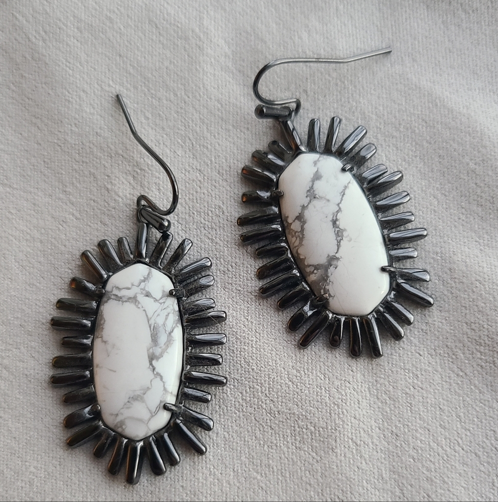 Kendra Scott Custom Howlite Mariah Earrings in Gunmetal